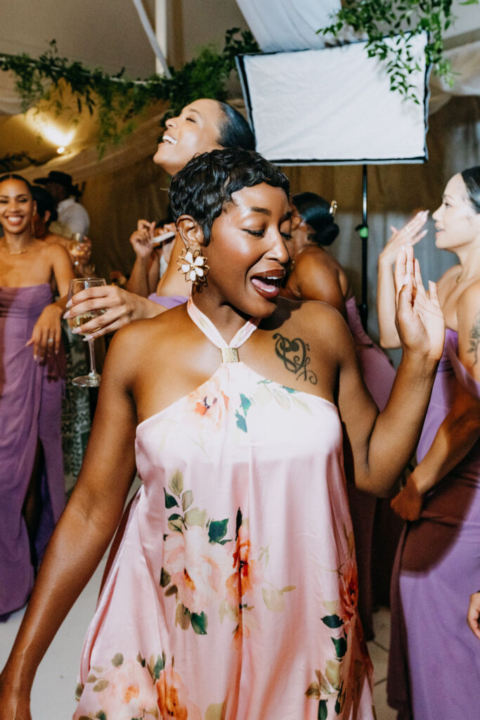 Big party photos of a 200-person wedding at Lavanda Leal Vineyards.